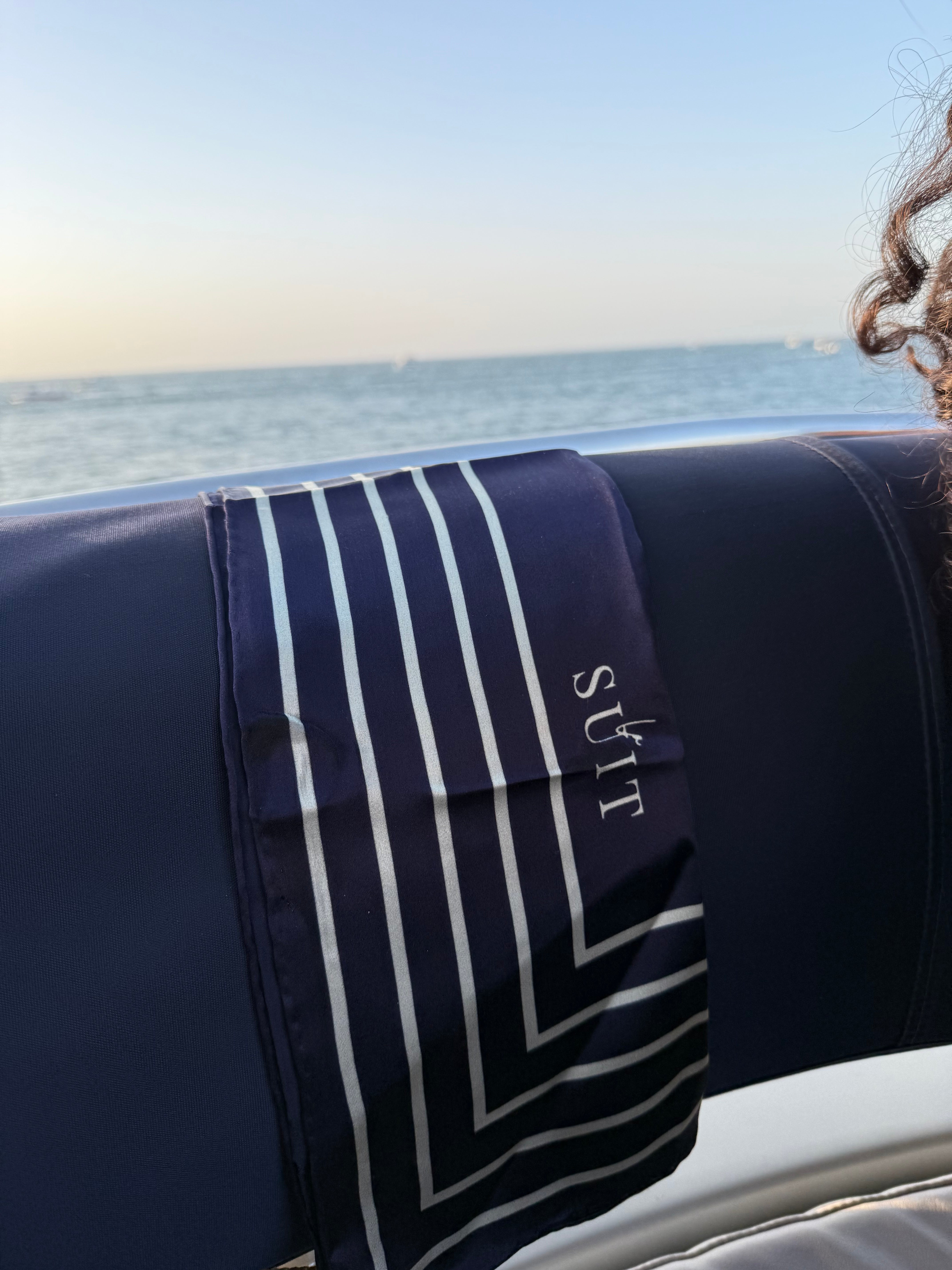 Marineblå Silketørklæde