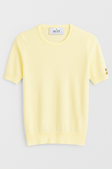 Lemon Knit Tee – Blød elegance i sommerens farve.