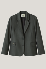 Naalestribet_jakkesaet til power kvinder