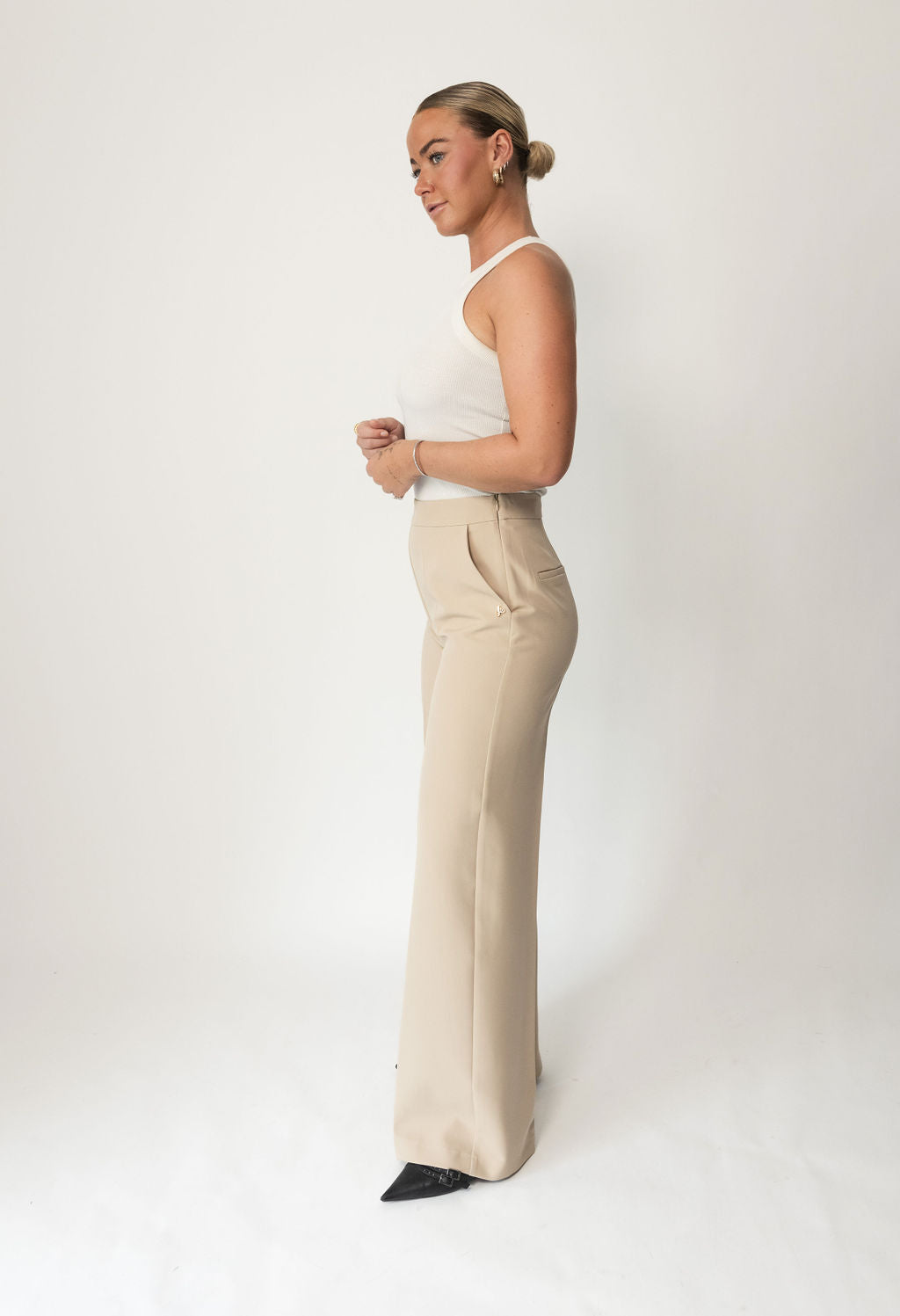 LA SUITs beige vide bukser til kvinder