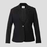 LA SUIT Elegance blazer i sort med LA SUIT mærke i nakken, to lommer og to knapper set forfra.