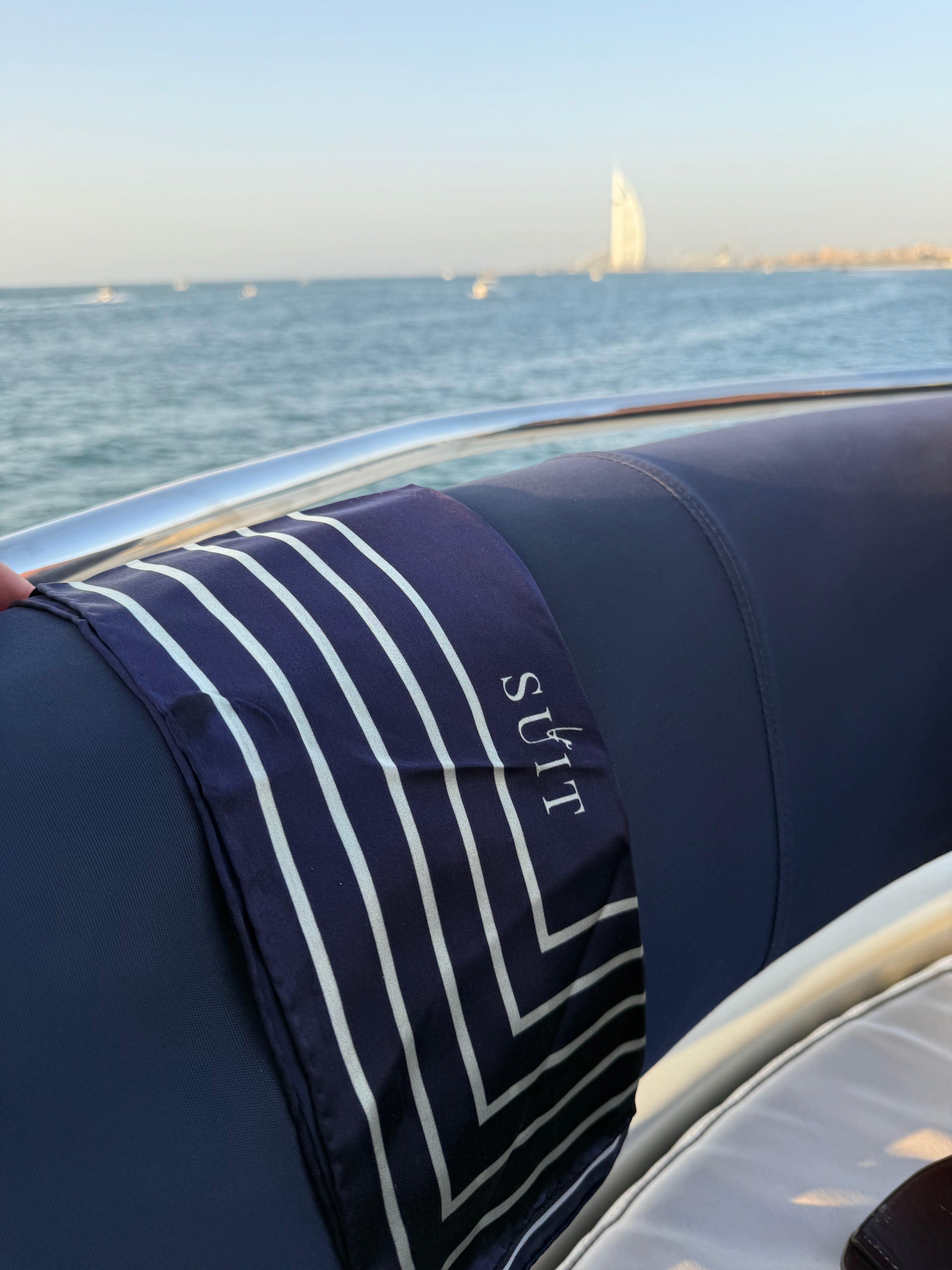 Marineblå Silketørklæde