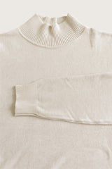 Ivory langærmet bluse – tidløs, blød og elegant. Et luksuriøst basic-piece, du aldrig går galt med.