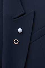 Dual Elegance Pearl & Gold Broche Set – eksklusiv kombination af klassisk og moderne elegance.
