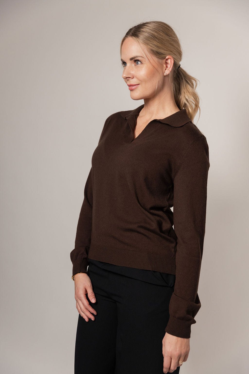 Polo til dame chokoladebrun 
