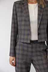 Klassisk kort blazer til kvinder. 