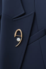 Elegant Gold Curve Pearl Broche