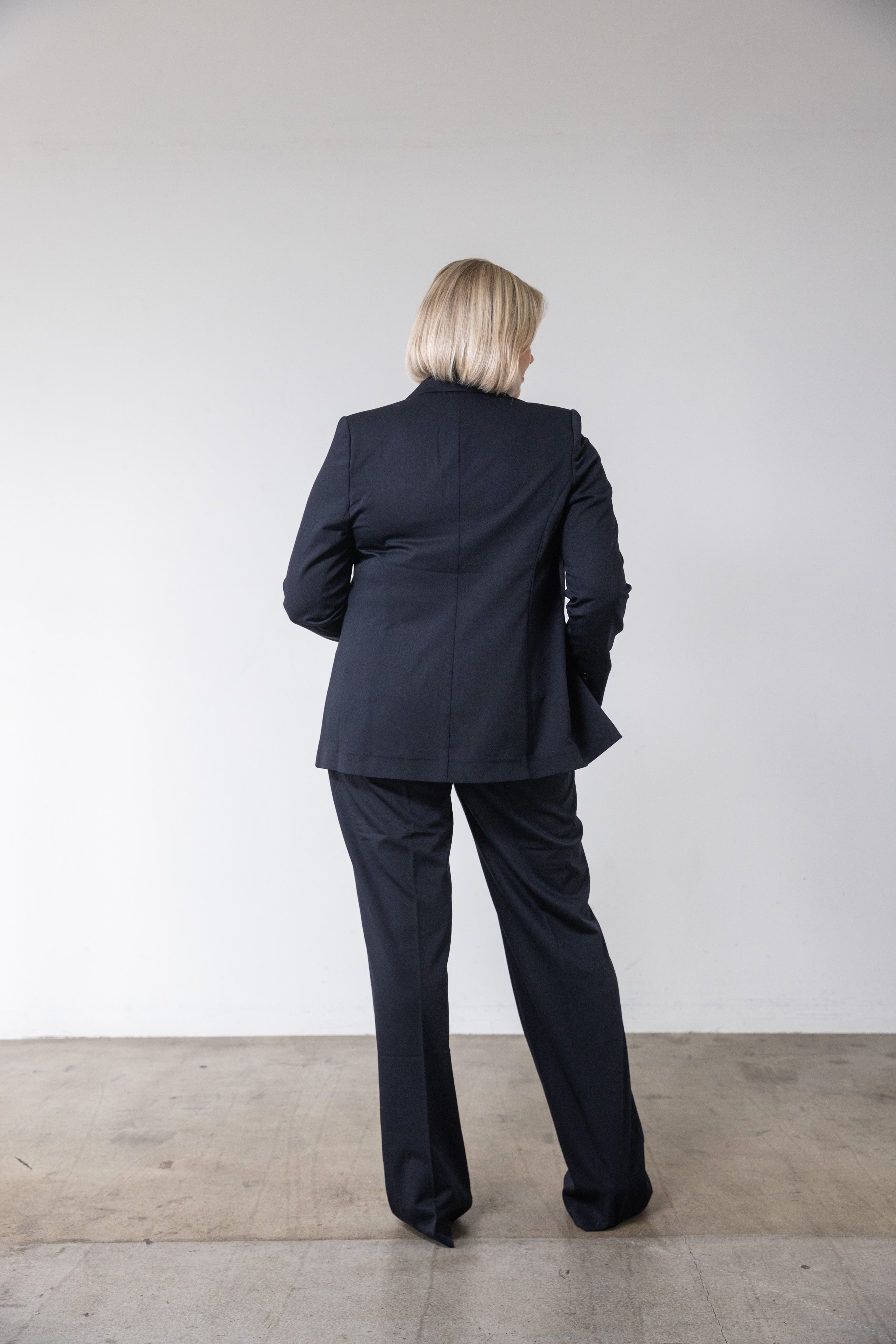Mørkeblå figursyet blazer  