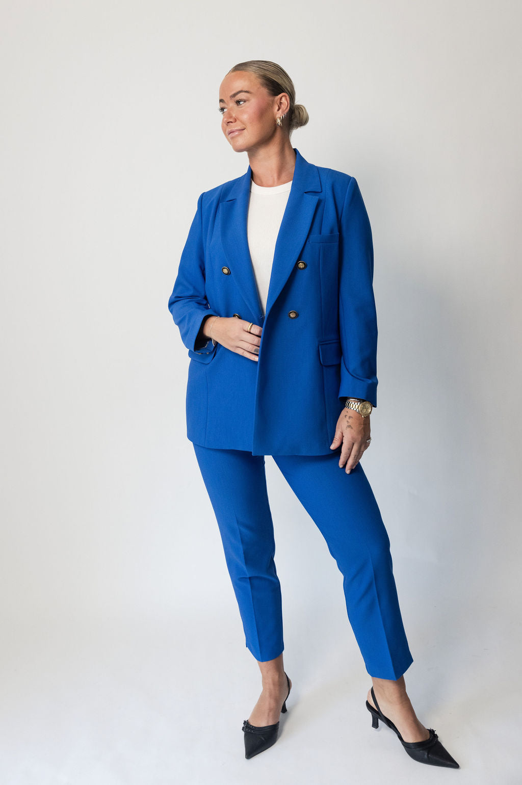 LA SUITs blå dobbeltradet jakkesæt til kvinder