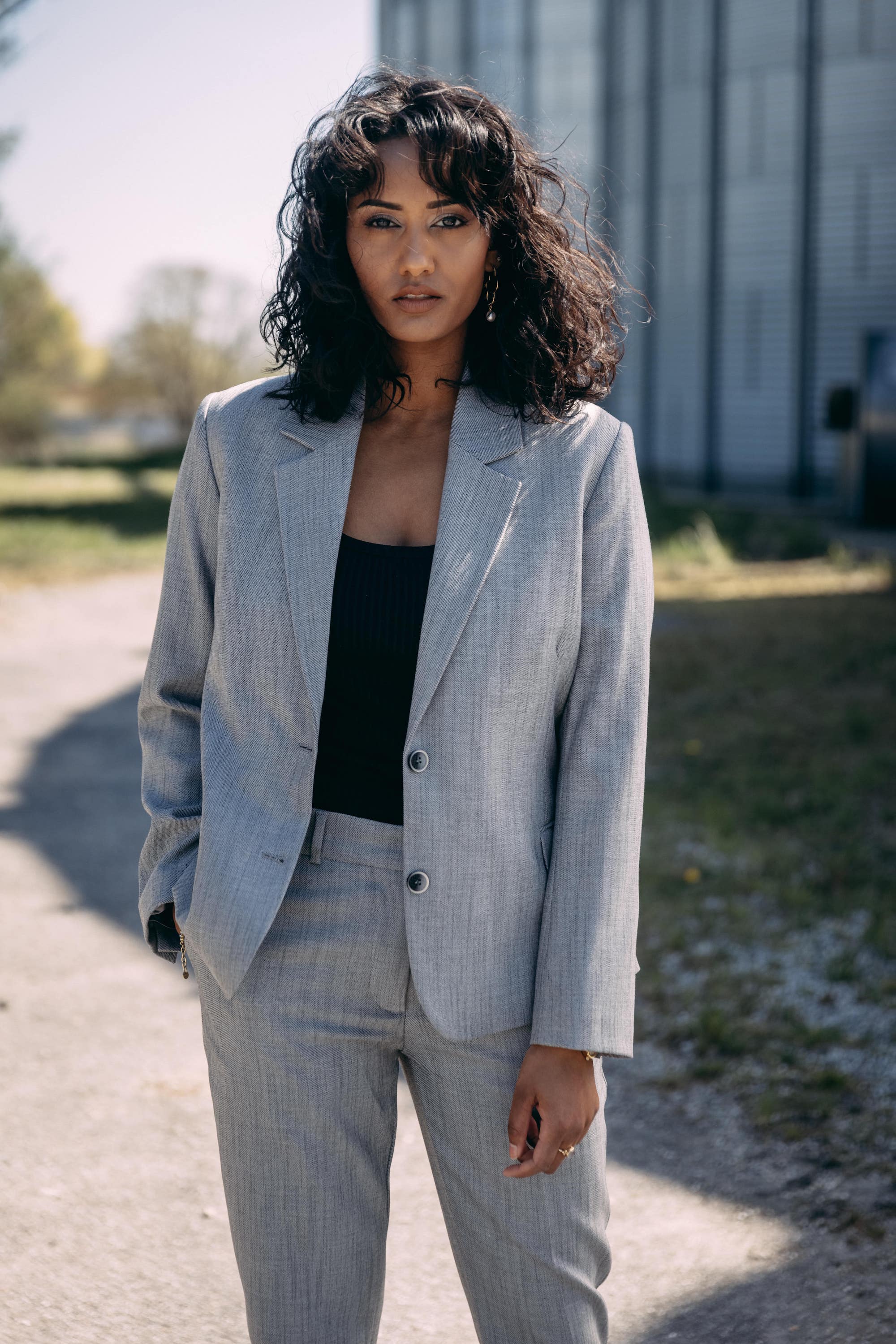 LA SUIT. Find de uundværlige habitjakker og bukser til fint brug, til kvinder, på LA SUIT online. GRATIS LEVERING så du kan prøve tøjet derhjemme.