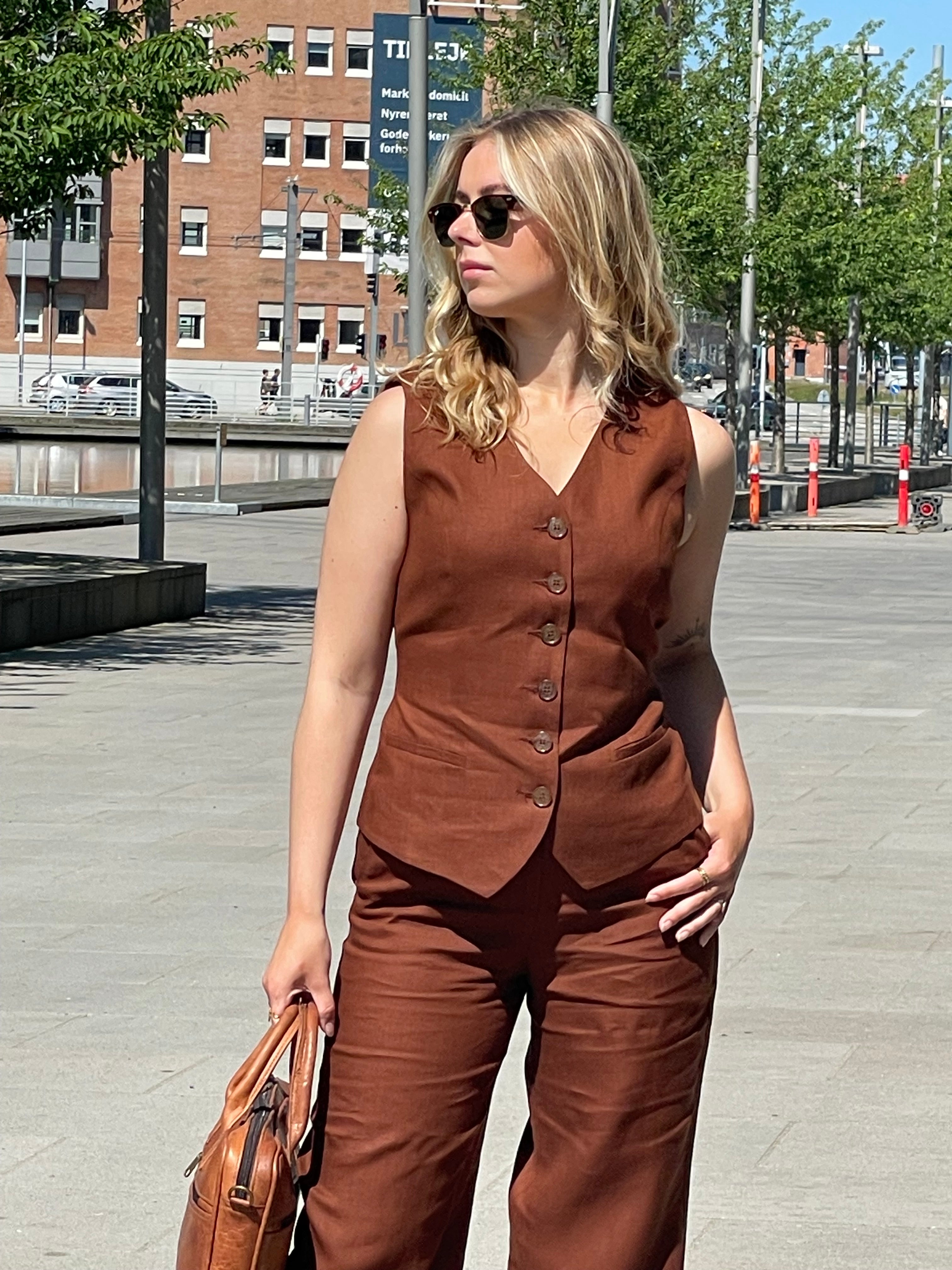 LA SUITs brune vestsæt i hør til kvinder