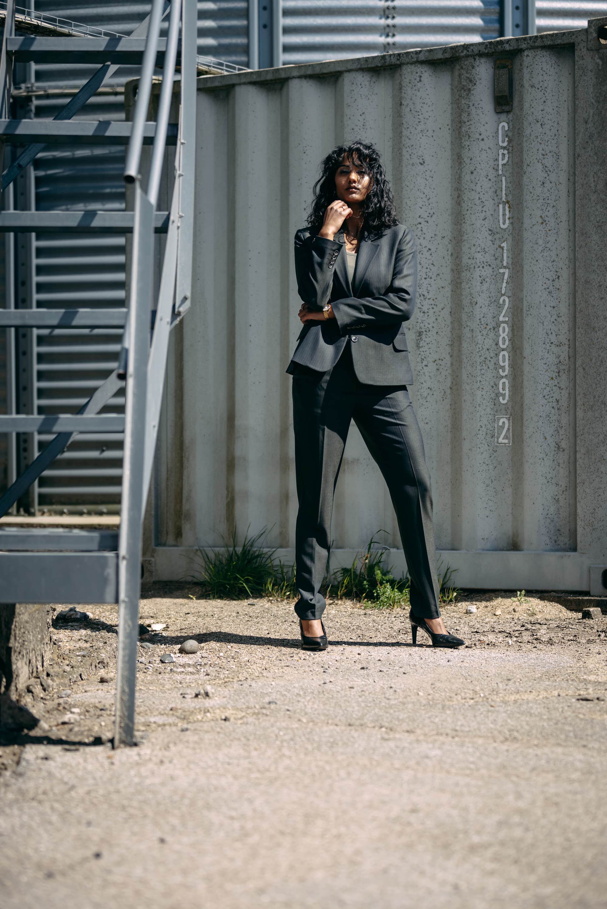 LA SUITs grønne nålestribede habitbukser til kvinder