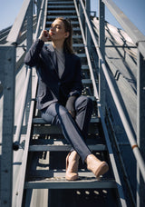 LA SUIT Navy blue blazer og bukser, kvalitets jakkesæt til kvinder, kvalitets navy blue jakkesæt til kvinder, blå jakkesæt, jakkesæt til kvinder i navy blue, blue suits, quality blue suits