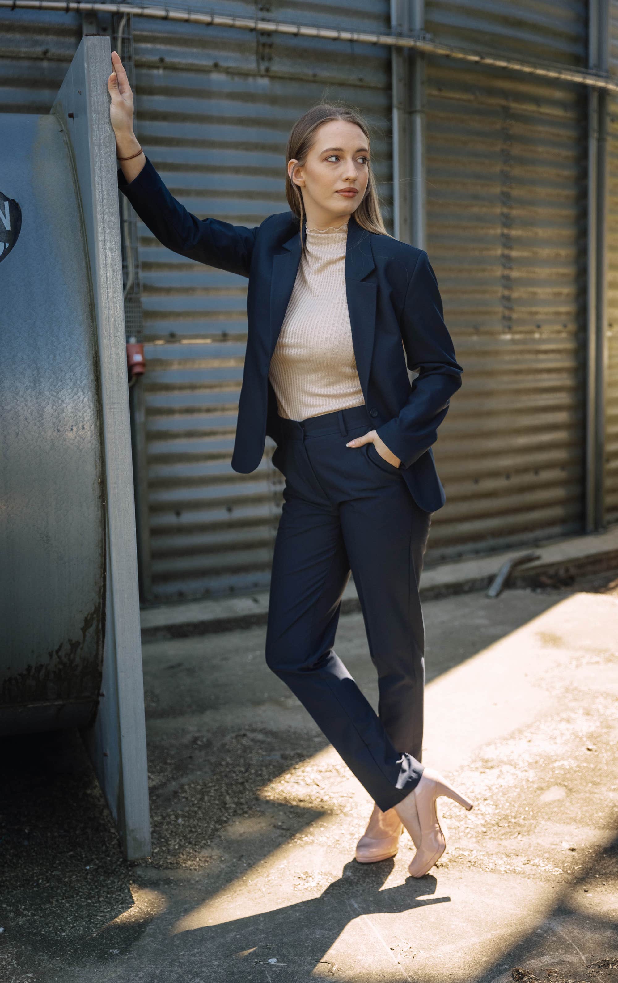 LA SUITs Habitbukser i Marineblå, se også vores marineblå blazer.