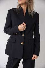 Feminin blazer med fine detaljer til kvinder.