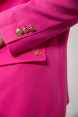 Pink Kvindeblazer Med Guldknapper. 