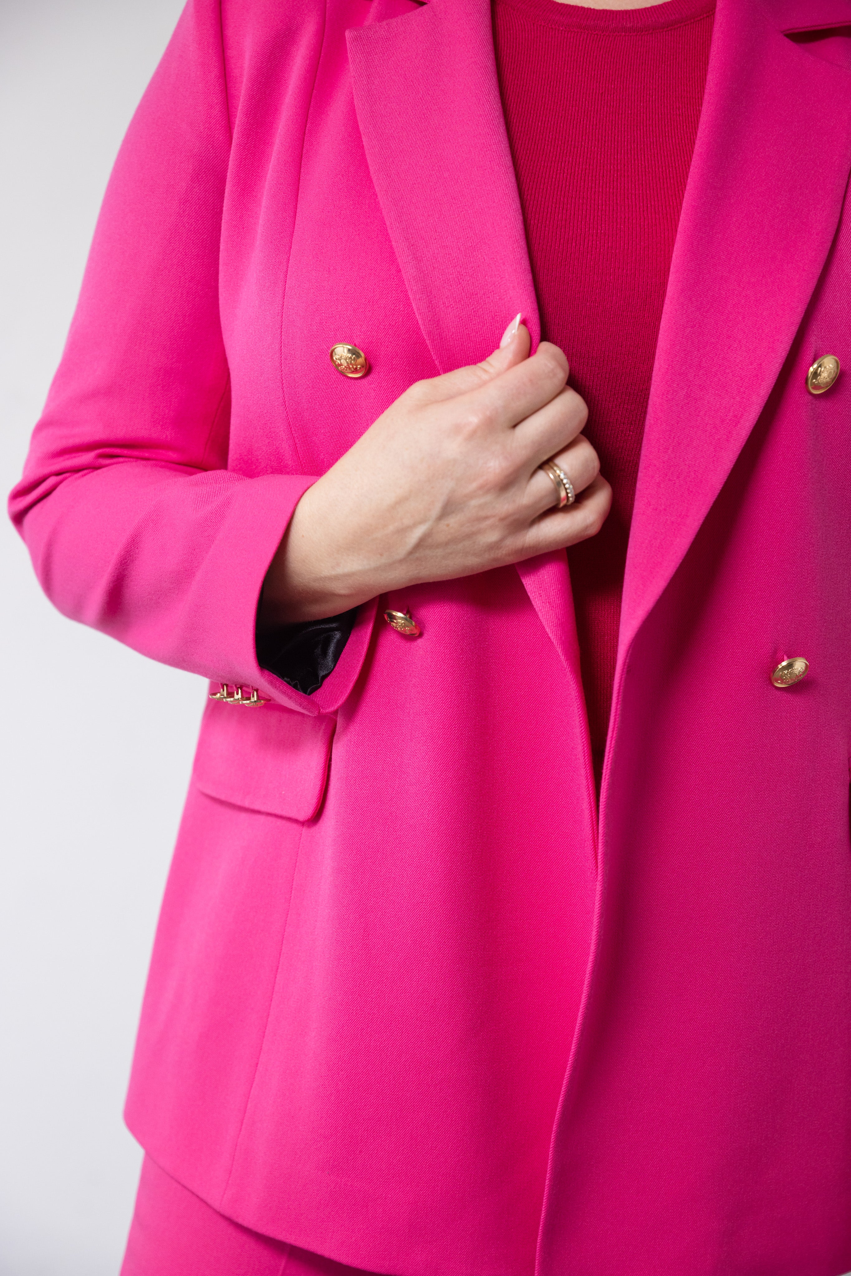 Kvindejakke Med Feminine Detaljer. 