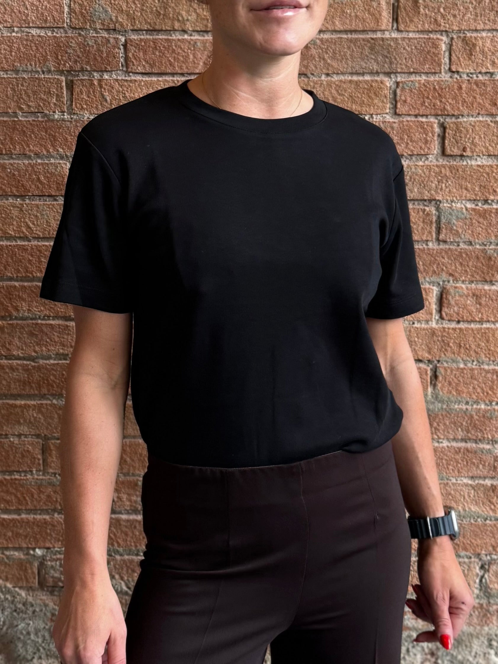 Sort bomuld t-shirt til kvinder