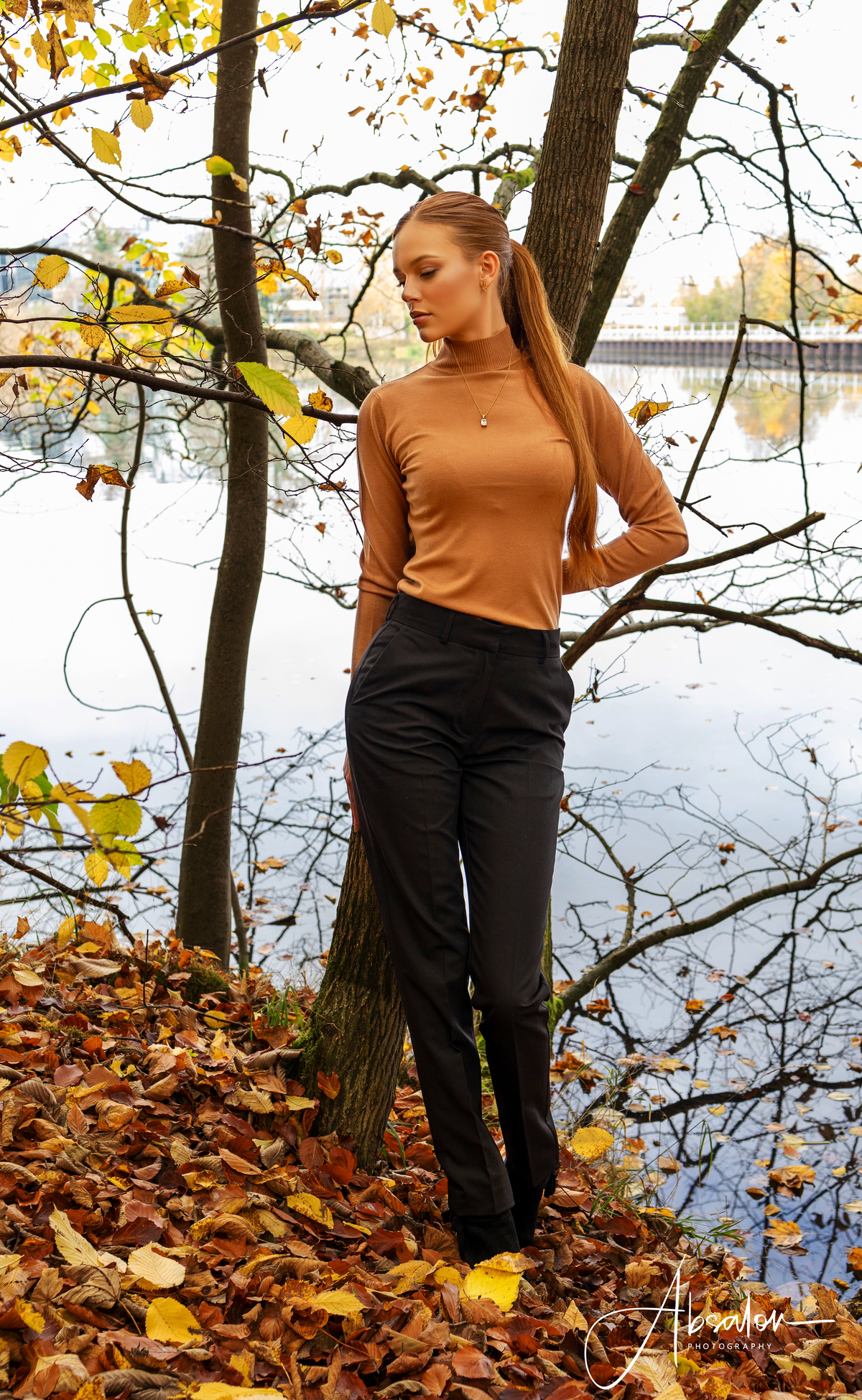 Rullekravebluse caramel