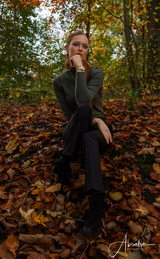 LA SUITs grønne rullekravebluse