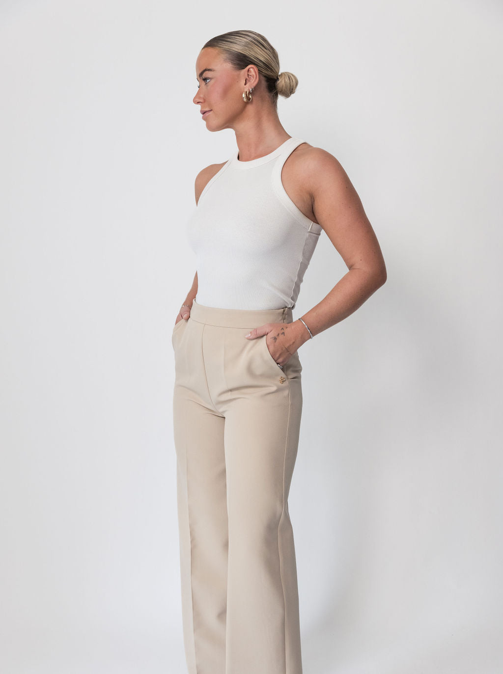 LA SUITs beige vide bukser til kvinder