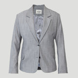 Grå blazer til kvinder med LA SUIT mærke i nakken, to lommer og to knapper set forfra.