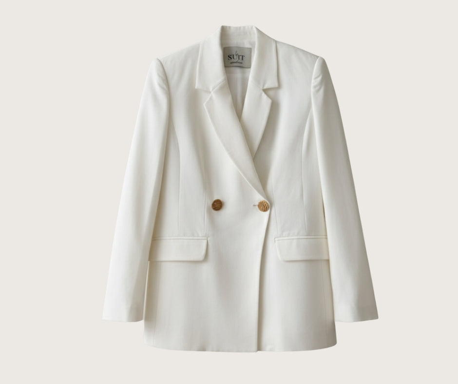 blazer i hvid med guld knapper