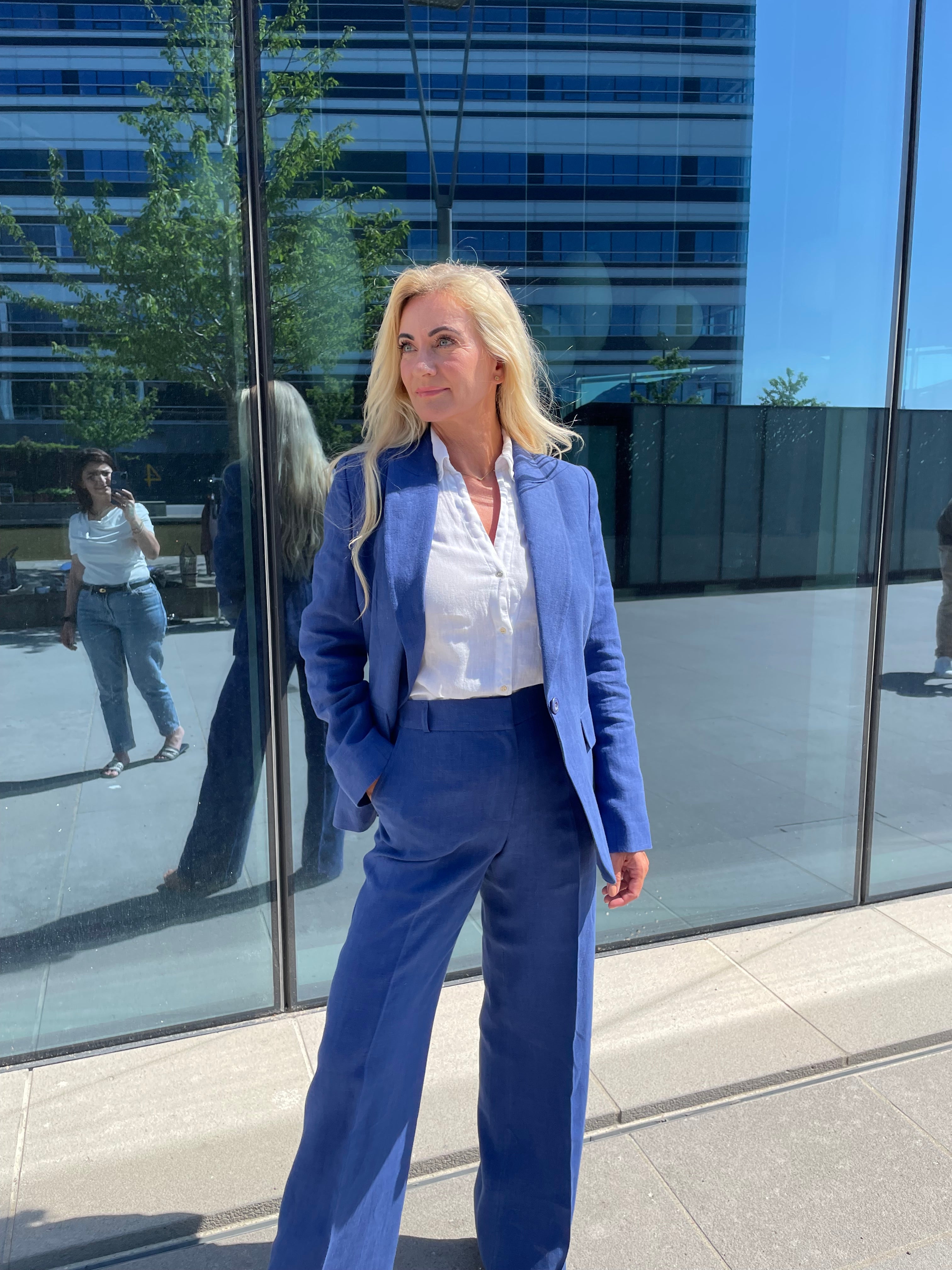 LA SUITs blå jakkesæt i hør