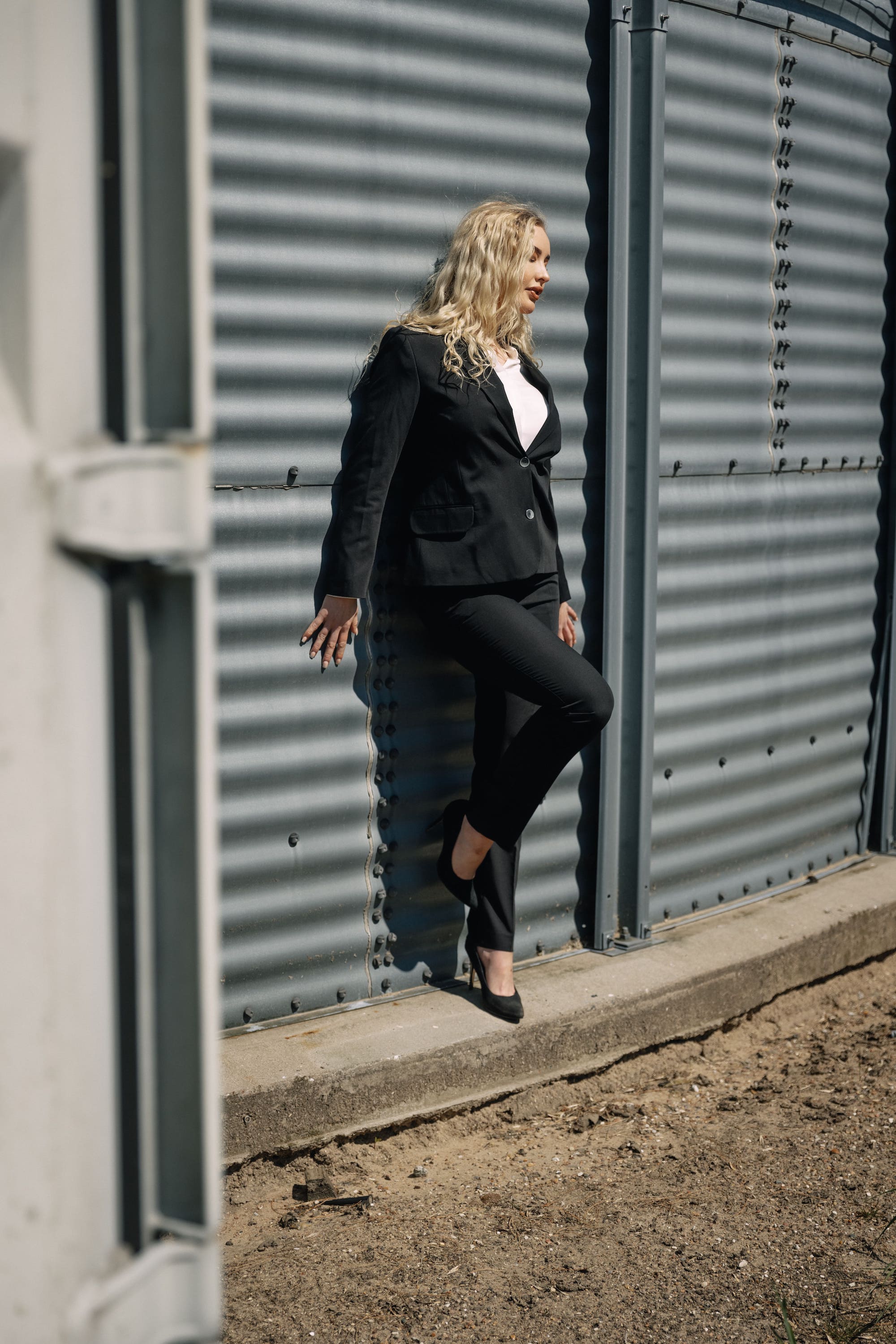 LA SUITs Sorte habitbukser, se også tilhørende blazer