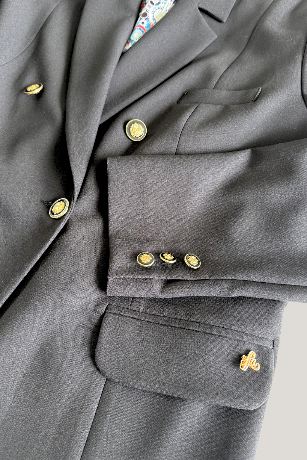 Sort dobbeltradet blazer